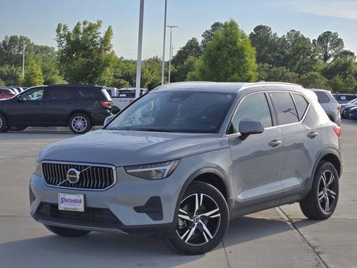 2024 Volvo XC40 B5 Core Bright Theme