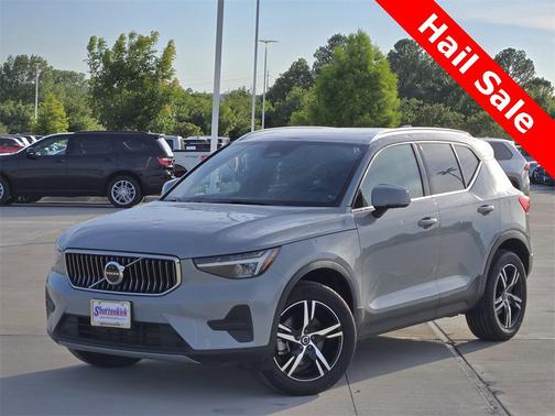 2024 Volvo XC40 B5 Core Bright Theme