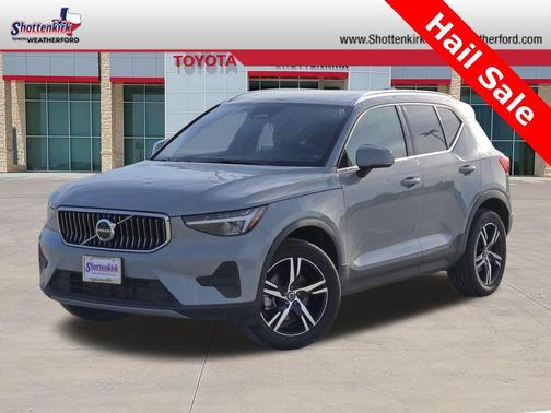 2024 Volvo XC40 B5 Core Bright Theme