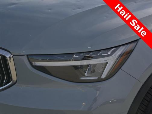 2024 Volvo XC40 B5 Core Bright Theme