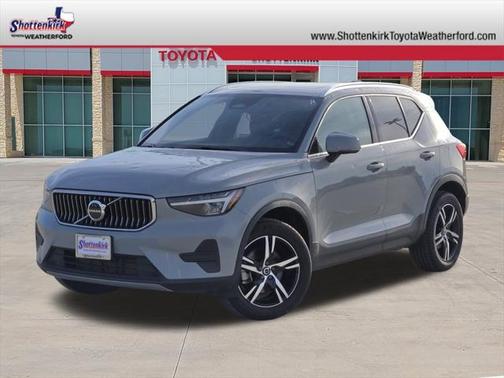 2024 Volvo XC40 B5 Core Bright Theme