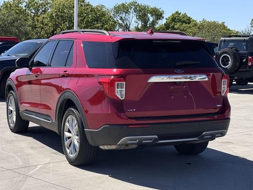 Rapid Red Metallic Tinted Clearcoat 2020 Ford Explorer XLT
