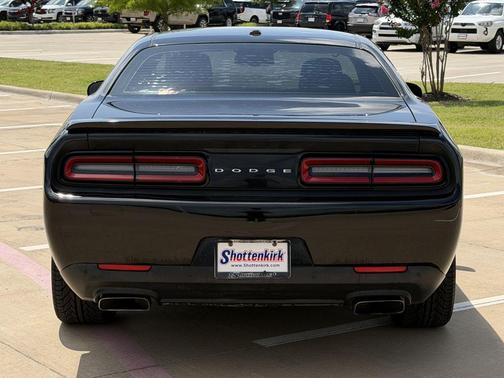 Pitch Black Clearcoat 2015 Dodge Challenger R/T