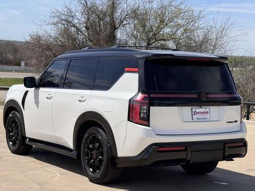 2025 Nissan Armada PRO-4X 4WD