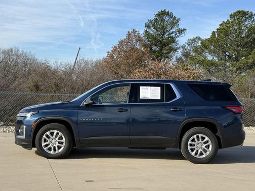 Northsky Blue Metallic 2023 Chevrolet Traverse LS