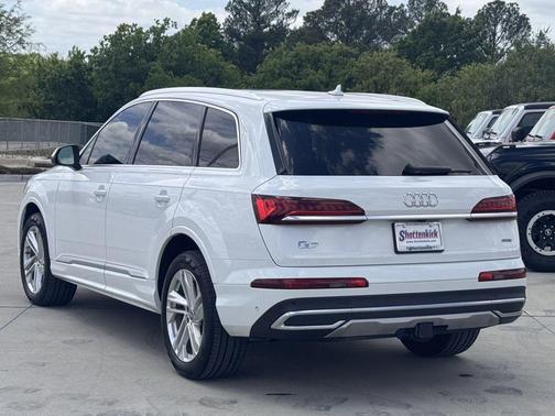 2020 Audi Q7 55 Premium Plus