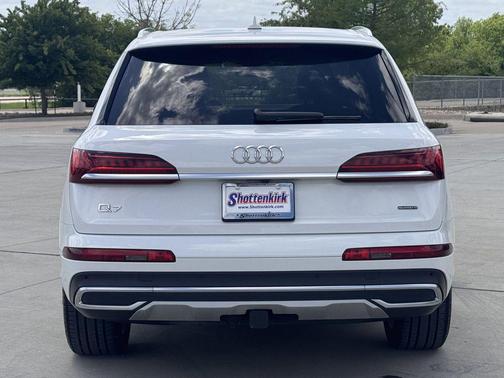 2020 Audi Q7 55 Premium Plus