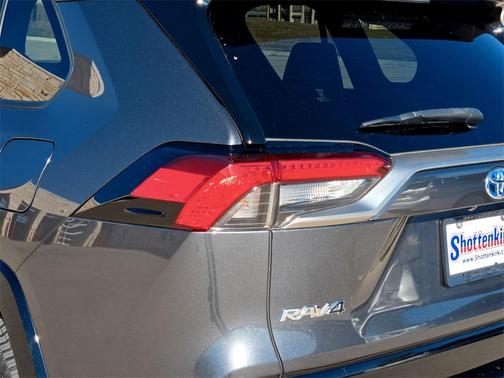 2019 Toyota RAV4 Hybrid SE