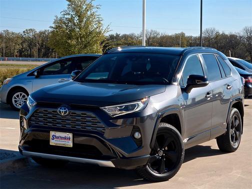 2019 Toyota RAV4 Hybrid SE