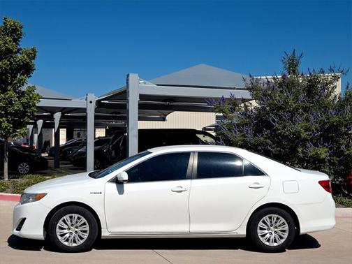 2014 Toyota Camry Hybrid LE