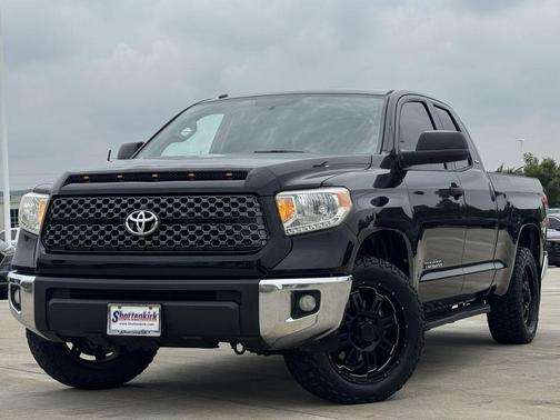 Black 2015 Toyota Tundra SR5