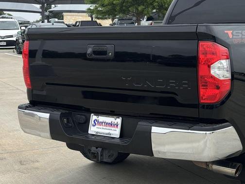 Black 2015 Toyota Tundra SR5