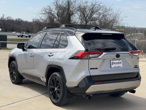 2024 Toyota RAV4 Hybrid SE