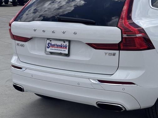 Ice White 2020 Volvo XC60 T5 Inscription