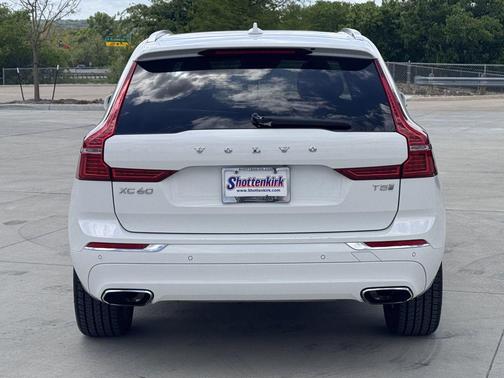 Ice White 2020 Volvo XC60 T5 Inscription