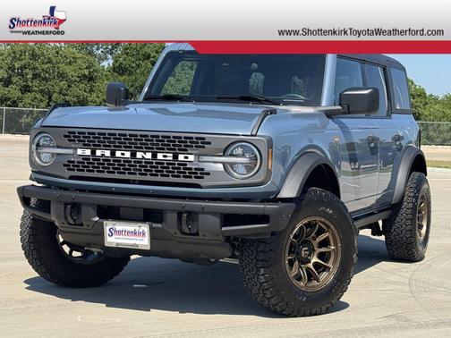 Azure Gray Metallic Tri-Coat 2024 Ford Bronco Badlands