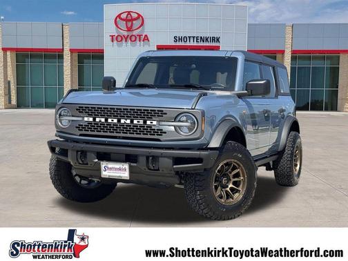 Azure Gray Metallic Tri-Coat 2024 Ford Bronco Badlands