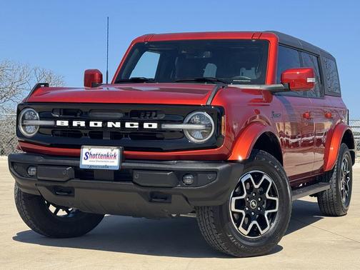 2024 Ford Bronco Outer Banks