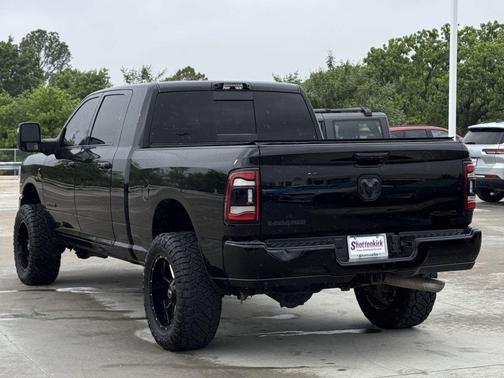 Diamond Black Crystal Pearlcoat 2024 RAM 2500 Laramie Crew Cab 4x4 6'4' Box