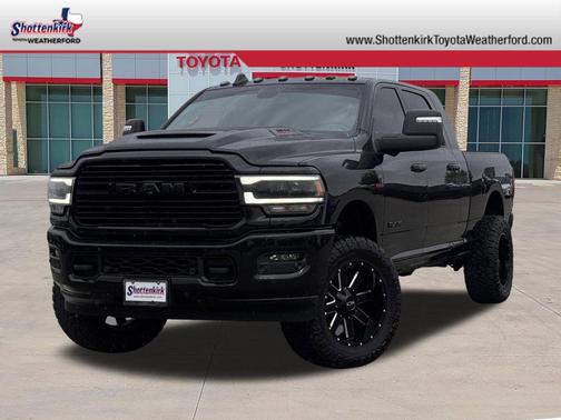 Diamond Black Crystal Pearlcoat 2024 RAM 2500 Laramie Crew Cab 4x4 6'4' Box