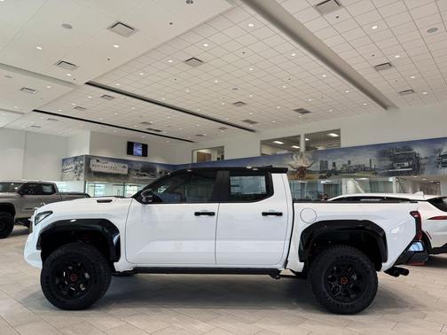 Ice Cap w/Black Roof 2026 Toyota Tacoma Hybrid TRD Pro