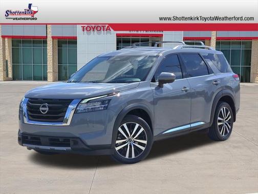2023 Nissan Pathfinder Platinum FWD
