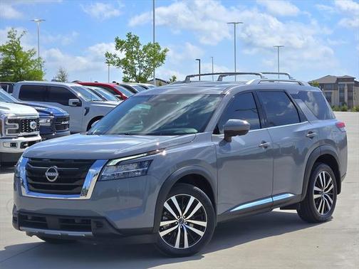 2023 Nissan Pathfinder Platinum FWD