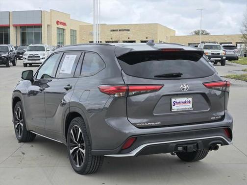2022 Toyota Highlander XSE