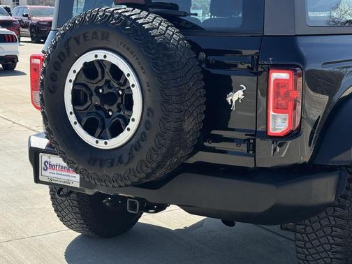 2023 Ford Bronco Base