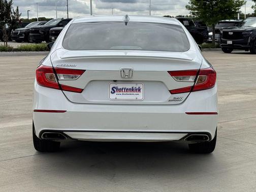 Platinum White Pearl 2019 Honda Accord Sport 2.0T