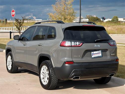 2022 Jeep Cherokee Latitude Lux
