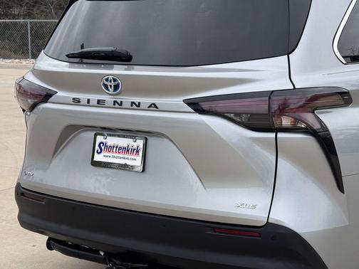 2025 Toyota Sienna XLE