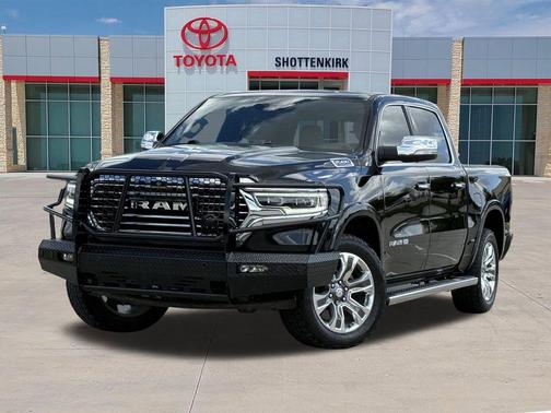 Diamond Black Crystal Pearlcoat 2022 RAM 1500 Longhorn
