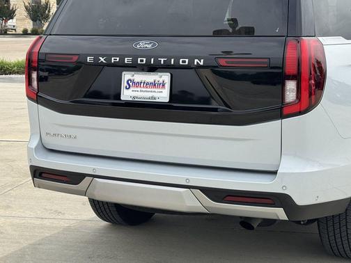 Space Silver Metallic 2025 Ford Expedition Platinum