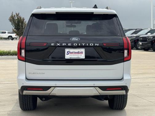 Space Silver Metallic 2025 Ford Expedition Platinum
