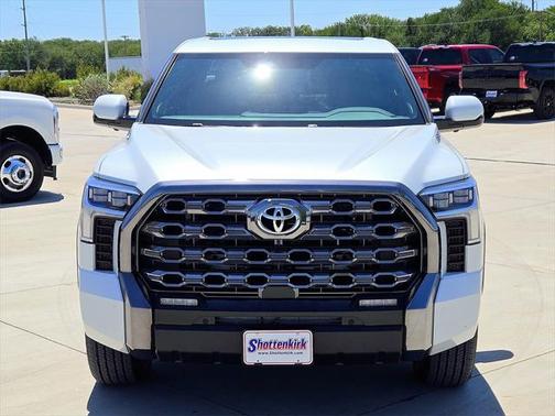2025 Toyota Tundra Hybrid Platinum