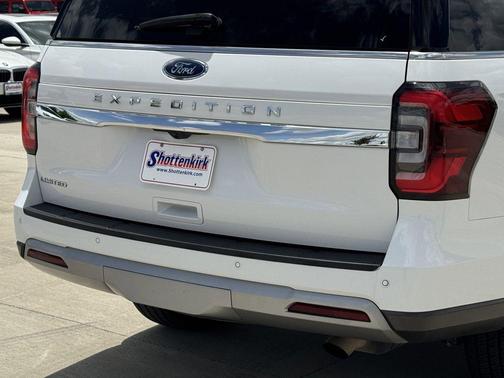 Oxford White 2023 Ford Expedition Limited