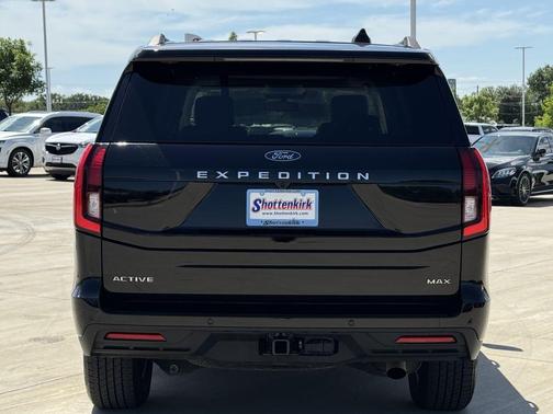 Black Metallic 2025 Ford Expedition Max Active 4x2