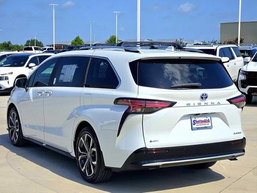 2025 Toyota Sienna Platinum 7 Passenger