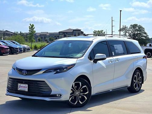 2025 Toyota Sienna Platinum 7 Passenger