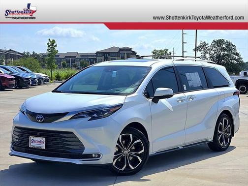2025 Toyota Sienna Platinum 7 Passenger
