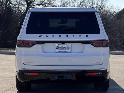 2022 Jeep Wagoneer Series III 4x4