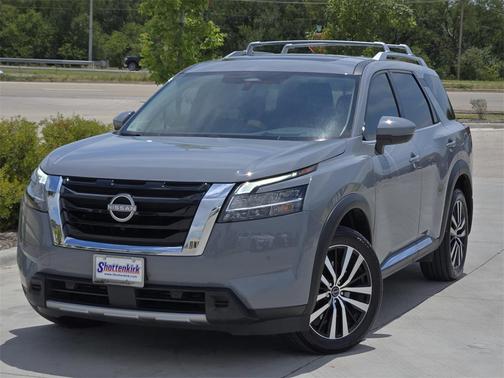 2023 Nissan Pathfinder Platinum FWD