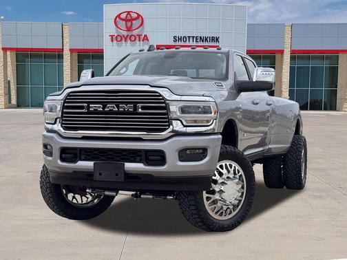 Billet Silver Metallic Clearcoat 2024 RAM 3500 Laramie Crew Cab 4x4 8' Box