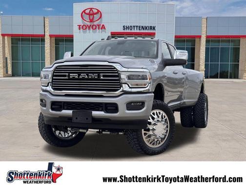 Billet Silver Metallic Clearcoat 2024 RAM 3500 Laramie Crew Cab 4x4 8' Box