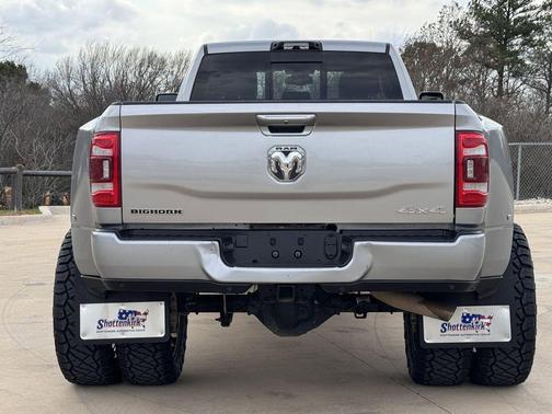 2024 RAM 3500 Laramie Crew Cab 4x4 8' Box