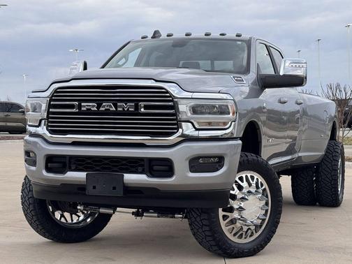 2024 RAM 3500 Laramie Crew Cab 4x4 8' Box