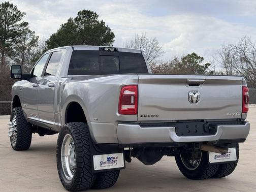 2024 RAM 3500 Laramie Crew Cab 4x4 8' Box