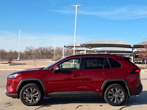 2024 Toyota RAV4 Hybrid XLE Premium