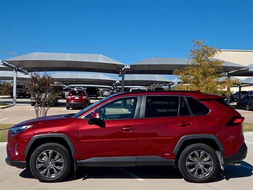 2024 Toyota RAV4 Hybrid XLE Premium